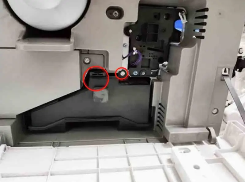 image of Replacing Ricoh Waste Toner Bottle