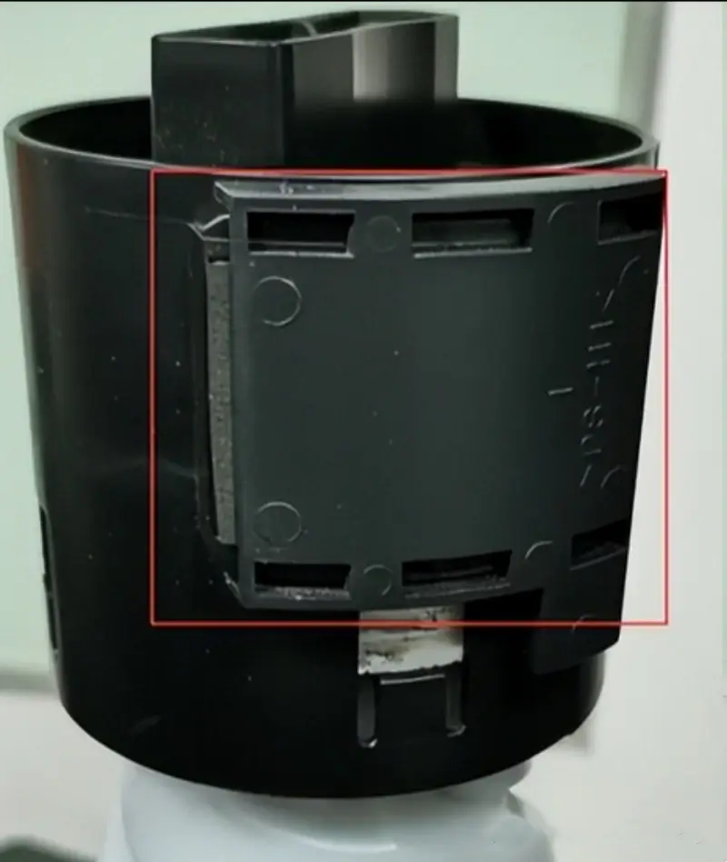 image of a Konica Minolta toner bottle